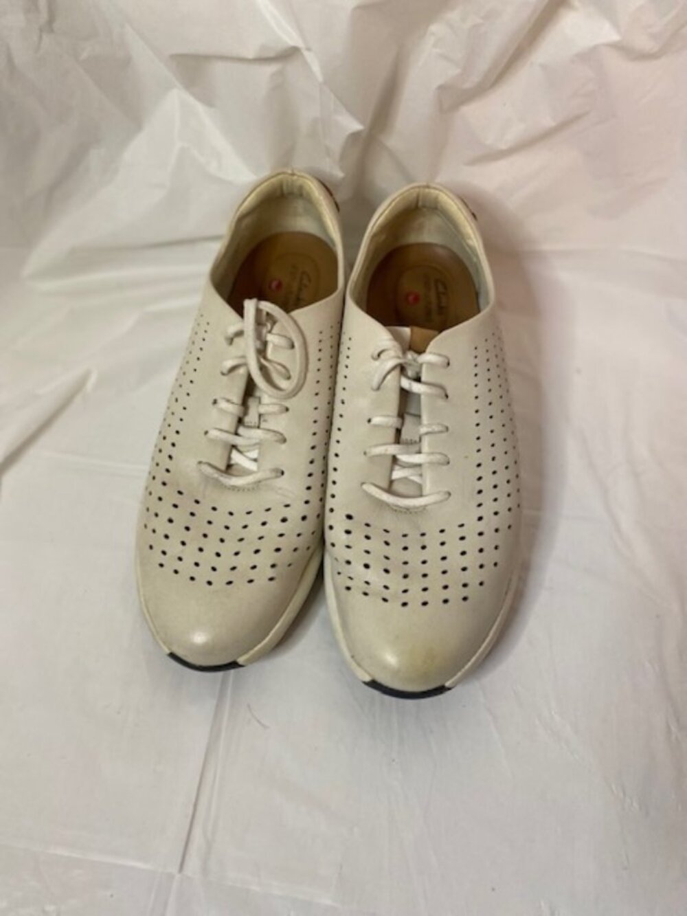 Clarks Unstructured Ivory Leather Perforated Sneakers Shoes - Women's Size 8.5M